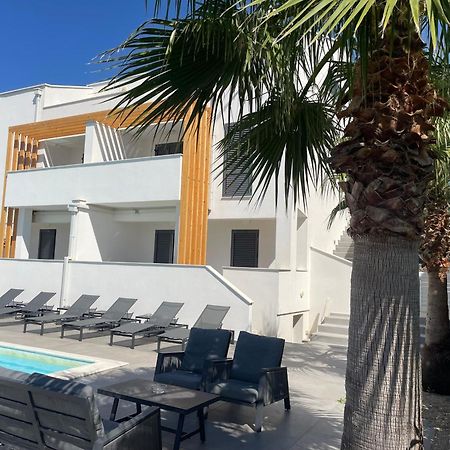 Villa Aquamarine Apartments Новаля Екстериор снимка