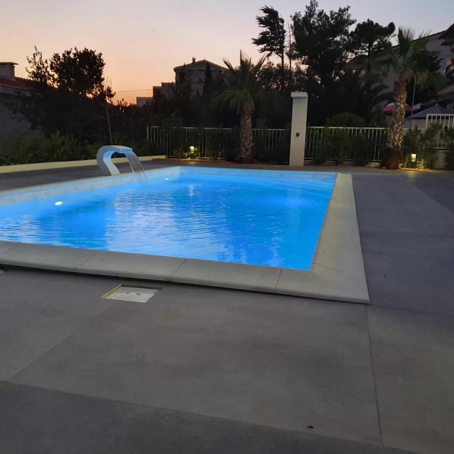 Villa Aquamarine Apartments Новаля Екстериор снимка