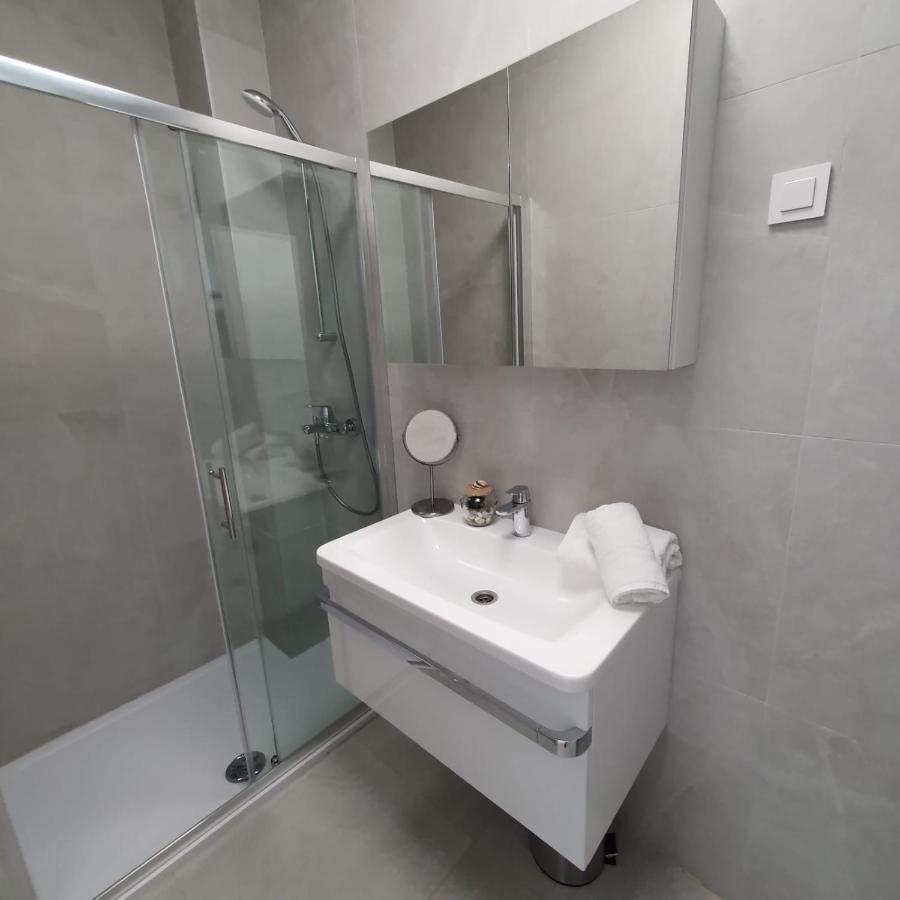 Villa Aquamarine Apartments Новаля Екстериор снимка