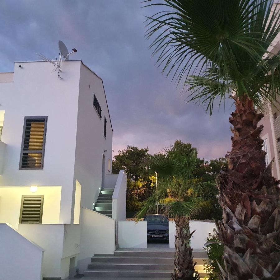 Villa Aquamarine Apartments Новаля Екстериор снимка