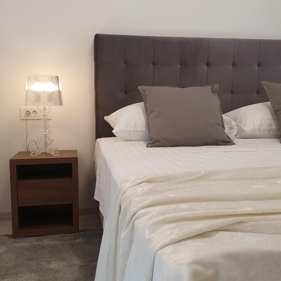 Villa Aquamarine Apartments Новаля Екстериор снимка