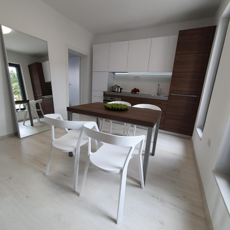 Villa Aquamarine Apartments Новаля Екстериор снимка