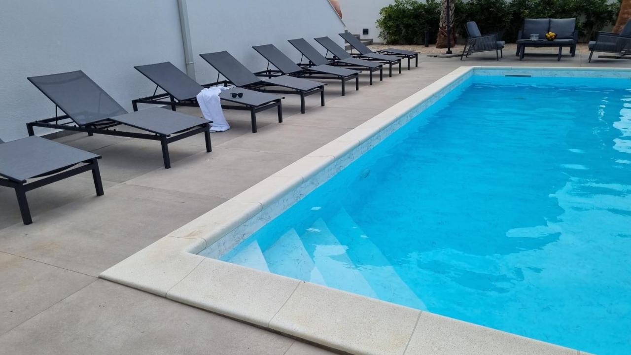 Villa Aquamarine Apartments Новаля Екстериор снимка