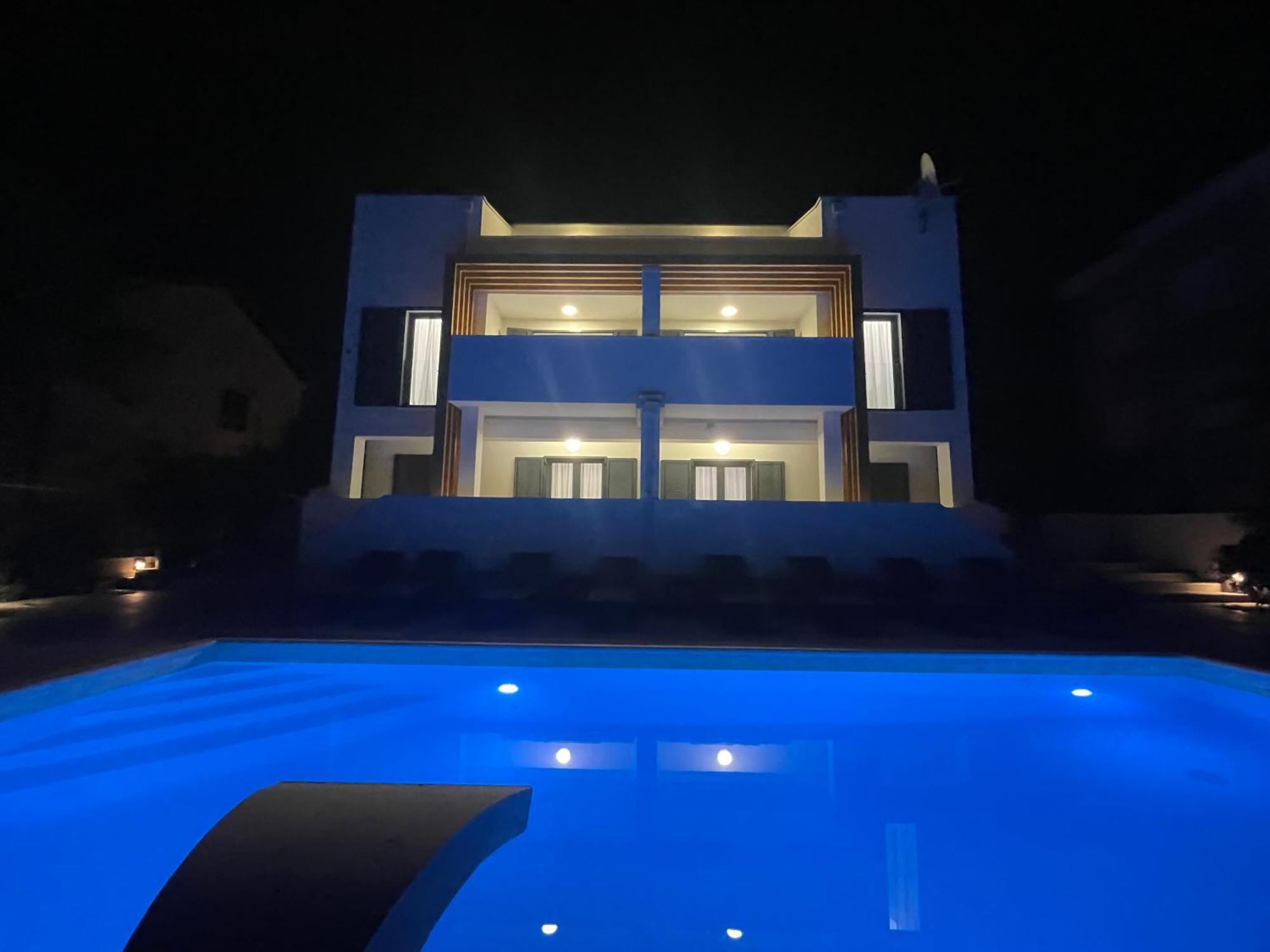Villa Aquamarine Apartments Новаля Екстериор снимка
