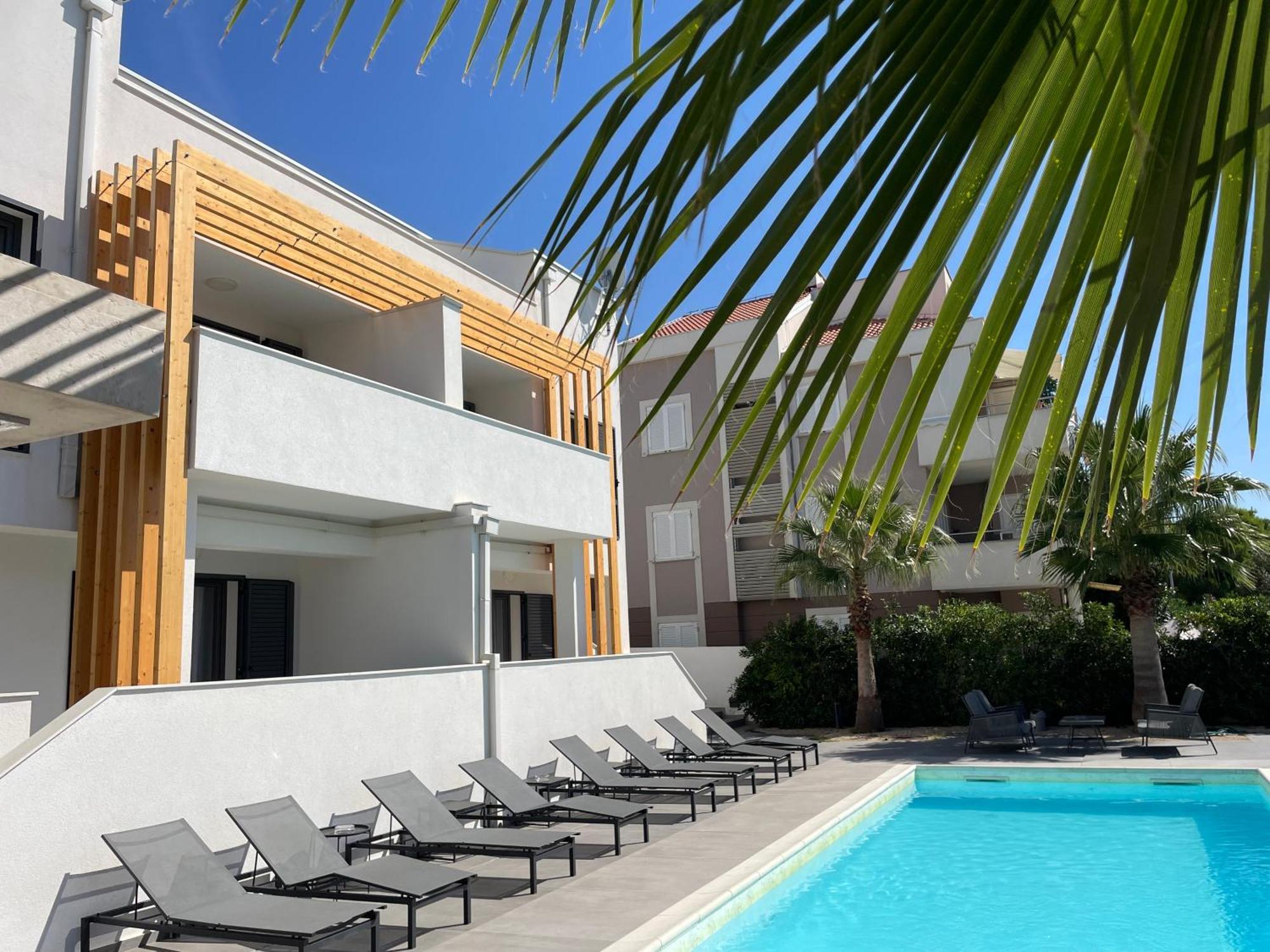 Villa Aquamarine Apartments Новаля Екстериор снимка